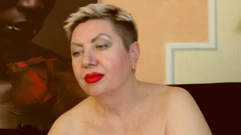 LADY POSH online show from December 18, 2024, 5:04 am