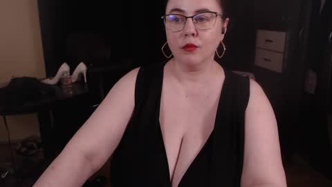 PoshMistres    online show from March 9, 2025, 6:28 am