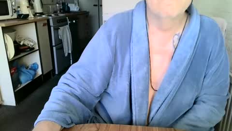 Snapshot of poshman65 chatting on December 6, 2024, 10:05 am poshman65 online show from December 6, 2024, 10:05 am