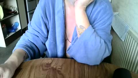Snapshot of poshman65 chatting on January 26, 2025, 11:50 am poshman65 online show from January 26, 2025, 11:50 am