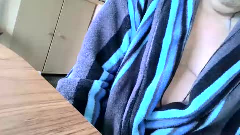 Snapshot of poshman65 chatting on February 7, 2025, 1:22 pm poshman65 online show from February 7, 2025, 1:22 pm