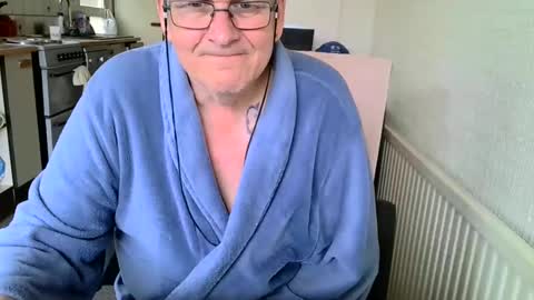 Snapshot of poshman65 chatting on March 11, 2025, 11:12 am poshman65 online show from March 11, 2025, 11:12 am