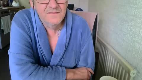 poshman65 online show from November 25, 2025, 11:10 am