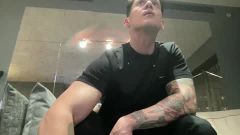 Snapshot of pourlemoment chatting on September 28, 2025, 6:52 am pourlemoment online show from September 28, 2025, 6:52 am