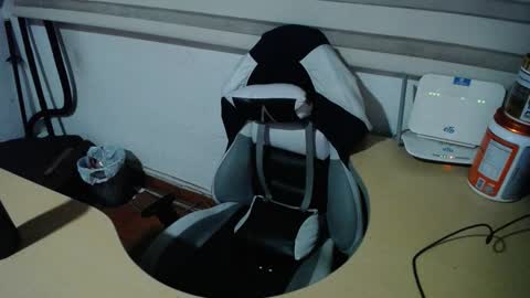 powerfulzeus2 online show from October 20, 2025, 2:01 am