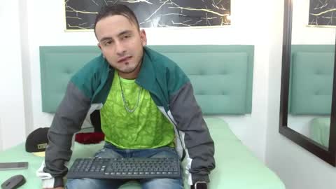 Snapshot of powerlustx chatting on April 24, 2026, 3:53 am online show from April 24, 2026, 3:53 am