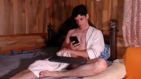 Snapshot of powertwinky chatting on December 17, 2024, 10:32 pm chris independent  online show from December 17, 2024, 10:32 pm