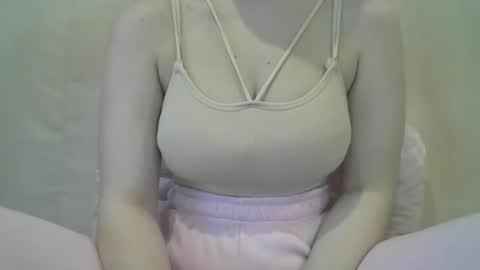 Snapshot of pralinne_ chatting on March 12, 2025, 10:59 am pralinne_ online show from March 12, 2025, 10:59 am