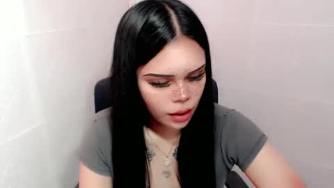Snapshot of preciousangel69xxx chatting on December 15, 2024, 2:52 am MAXXINE online show from December 15, 2024, 2:52 am
