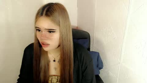 Snapshot of preciousangel69xxx chatting on March 4, 2025, 6:37 am MAXXINE online show from March 4, 2025, 6:37 am