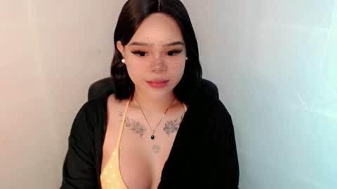 MAXXINE online show from November 11, 2025, 11:21 am