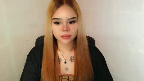 MAXXINE online show from November 22, 2025, 4:22 am