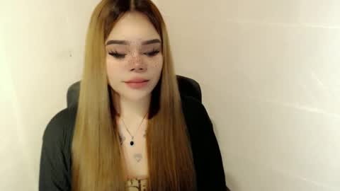 MAXXINE online show from March 18, 2026, 2:58 am