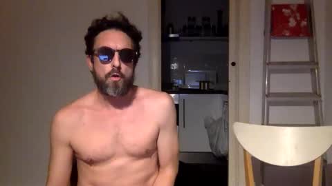 PRECUM online show from October 31, 2025, 2:01 am