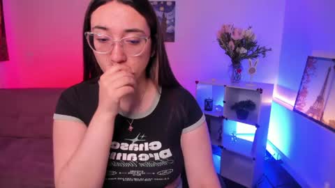 Snapshot of press_anykey chatting on June 1, 2026, 12:18 pm Camila online show from June 1, 2026, 12:18 pm