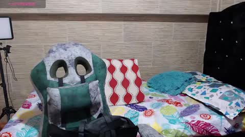 pretty_cristal22 online show from January 7, 2025, 11:56 pm