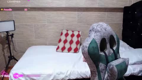 pretty_cristal22 online show from February 5, 2025, 1:58 am