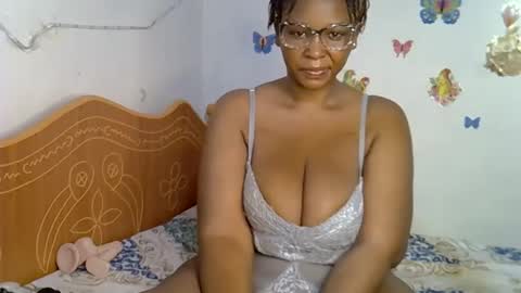 pretty_dey online show from November 3, 2025, 7:42 am