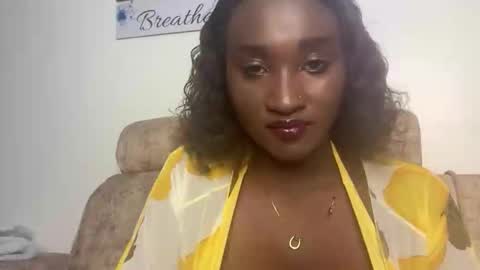Snapshot of pretty_ellsie chatting on September 16, 2025, 2:01 am independent model online show from September 16, 2025, 2:01 am