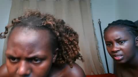 Snapshot of pretty_empress chatting on August 6, 2026, 7:21 am pretty_empress online show from August 6, 2026, 7:21 am