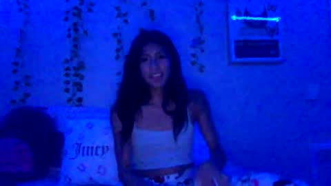 Snapshot of pretty_girl828687 chatting on October 15, 2025, 6:35 am pretty_girl828687 online show from October 15, 2025, 6:35 am
