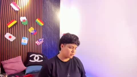 pretty_honey22 online show from June 21, 2026, 3:31 am