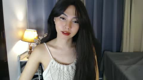 Snapshot of pretty_kimxxx chatting on December 13, 2024, 1:55 pm Kim online show from December 13, 2024, 1:55 pm