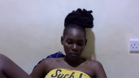 pretty_leila1 online show from March 25, 2026, 12:05 am