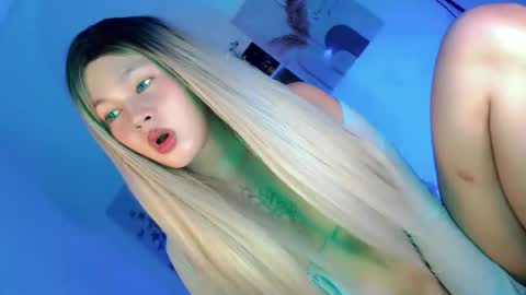 Flor online show from October 31, 2025, 9:49 pm