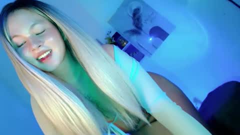 Flor online show from November 9, 2025, 5:06 am