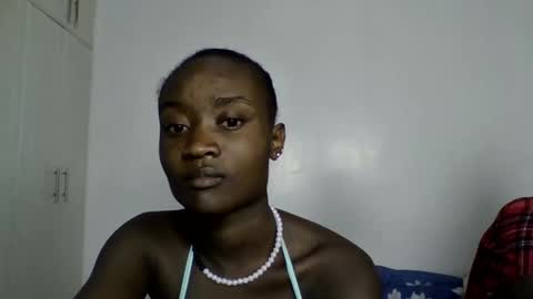 pretty luv1 online show from January 14, 2026, 8:03 pm