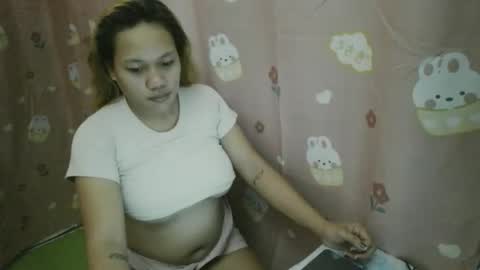 Snapshot of pretty_lyn08 chatting on April 24, 2026, 11:07 pm pretty_lyn08 online show from April 24, 2026, 11:07 pm