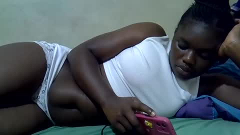 pretty_melan online show from April 2, 2026, 6:33 am