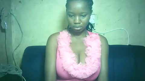 pretty_milan online show from December 15, 2025, 4:06 am