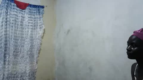 pretty_milla03 online show from September 16, 2025, 7:15 pm