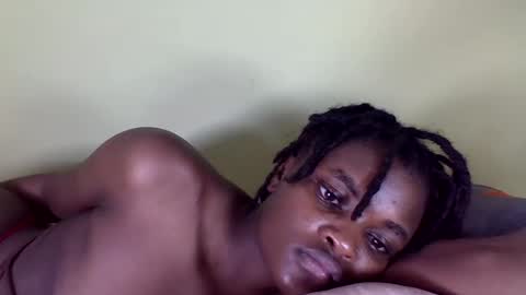 Snapshot of pretty_miya chatting on December 19, 2024, 2:23 am pretty_miya online show from December 19, 2024, 2:23 am