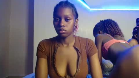 Snapshot of pretty_nyra chatting on May 21, 2026, 8:05 pm Nyra online show from May 21, 2026, 8:05 pm