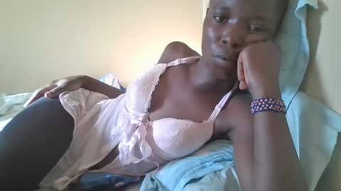 pretty_petite_ebony online show from February 16, 2025, 2:32 pm