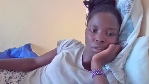 pretty_petite_ebony online show from February 26, 2025, 12:25 pm