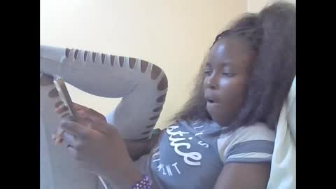 pretty_petite_ebony online show from March 10, 2025, 7:50 pm