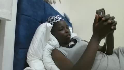 pretty_petite_ebony online show from November 27, 2025, 7:16 pm