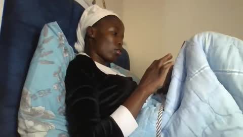 pretty_petite_ebony online show from December 20, 2025, 7:59 am