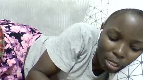 Snapshot of pretty_petite_ebony chatting on June 12, 2026, 1:15 am pretty_petite_ebony online show from June 12, 2026, 1:15 am