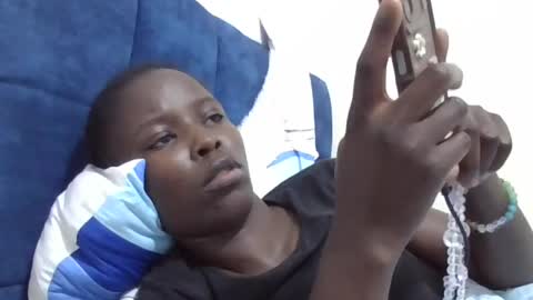 Snapshot of pretty_petite_ebony chatting on July 12, 2026, 1:18 am pretty_petite_ebony online show from July 12, 2026, 1:18 am
