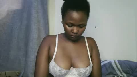 pretty_shanz online show from October 16, 2025, 10:38 am