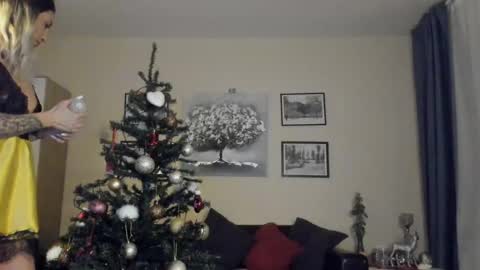 Snapshot of prettyalmaa chatting on December 17, 2024, 7:59 pm Alma online show from December 17, 2024, 7:59 pm