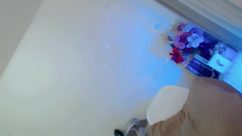 Snapshot of prettybadbitch28 chatting on June 7, 2026, 1:37 pm prettybadbitch28 online show from June 7, 2026, 1:37 pm