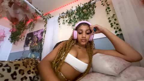 prettyblackgal online show from November 15, 2025, 7:05 am