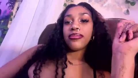 prettyblackgal online show from December 3, 2025, 7:49 am