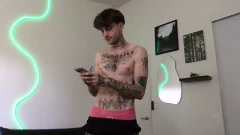 Snapshot of prettyboyszn chatting on November 18, 2025, 7:40 pm pretty boy online show from November 18, 2025, 7:40 pm